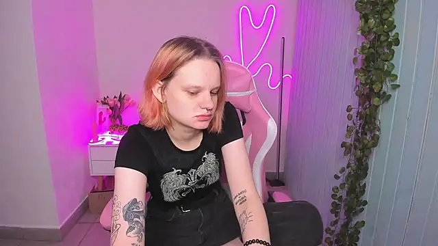 Elieiza xo online show from 10/18/25, 10:16