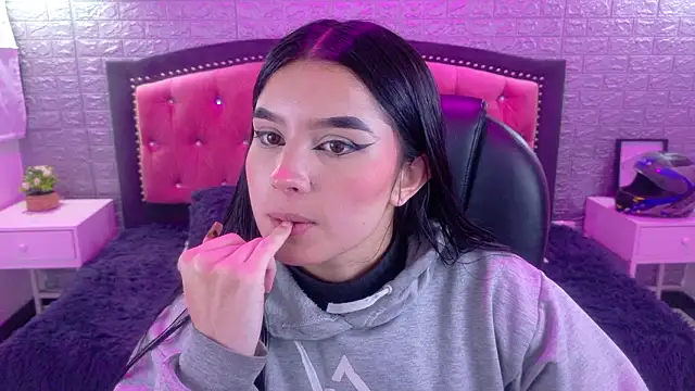 Natalie loffreda online show from 02/03/26, 03:26