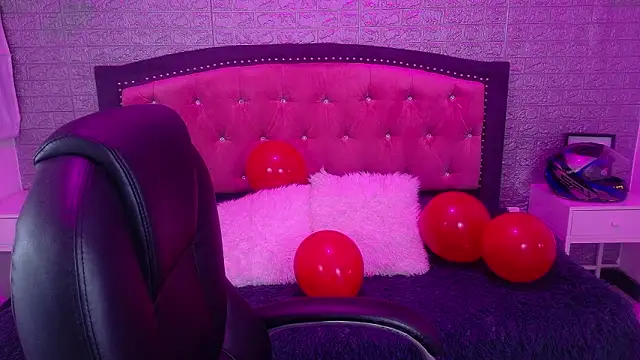 Natalie loffreda online show from 02/20/26, 03:25