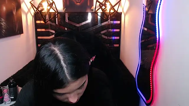 Natalie loffreda online show from 04/21/26, 01:42