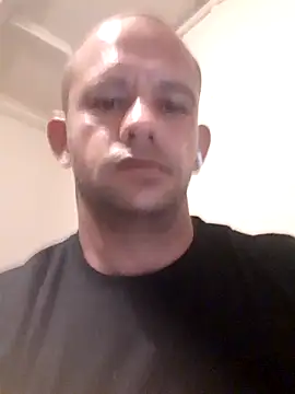 Snapshot of Lekewarmele chatting on 10/19/25, 04:29 Lekewarmele online show from 10/19/25, 04:29