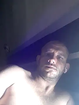 Snapshot of Lekewarmele chatting on 10/24/25, 11:01 Lekewarmele online show from 10/24/25, 11:01