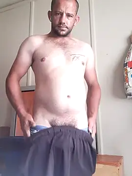 Snapshot of Lekewarmele chatting on 10/28/25, 11:36 Lekewarmele online show from 10/28/25, 11:36