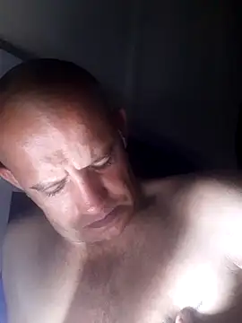 Snapshot of Lekewarmele chatting on 11/16/25, 02:06 Lekewarmele online show from 11/16/25, 02:06