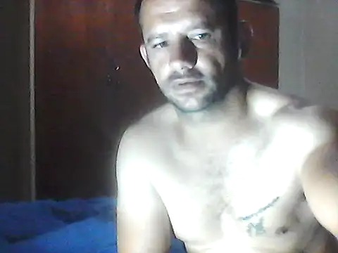 Snapshot of Lekewarmele chatting on 12/22/25, 11:35 Lekewarmele online show from 12/22/25, 11:35