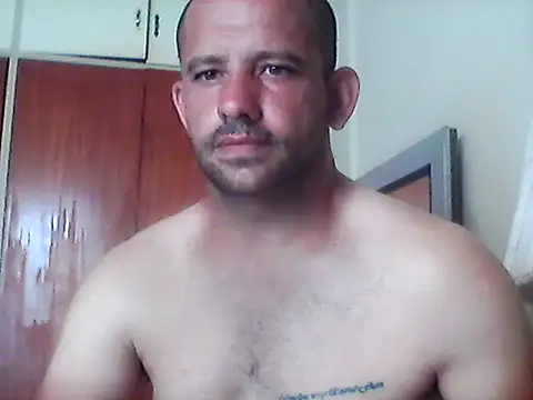 Snapshot of Lekewarmele chatting on 01/14/26, 02:55 Lekewarmele online show from 01/14/26, 02:55