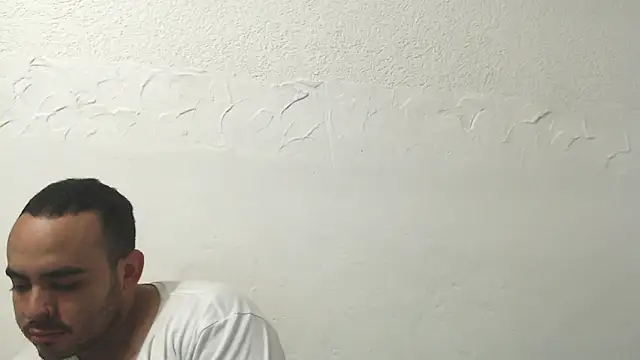 Snapshot of Ana_ThiagoxX chatting on 05/15/26, 11:12 Ana ThiagoxX online show from 05/15/26, 11:12