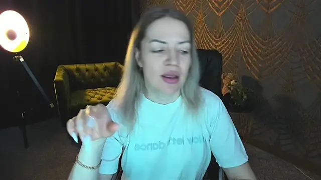 Anna Snows online show from 04/01/26, 05:41