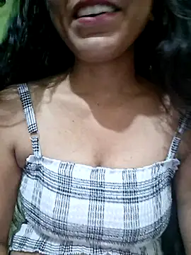 Snapshot of Telugu___Sexygirl___Naidu chatting on 04/27/26, 04:38 Telugu Sexygirl Naidu online show from 04/27/26, 04:38