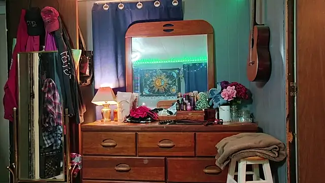 Snapshot of HotRedYeag chatting on 02/05/26, 11:26 HotRedYeag online show from 02/05/26, 11:26