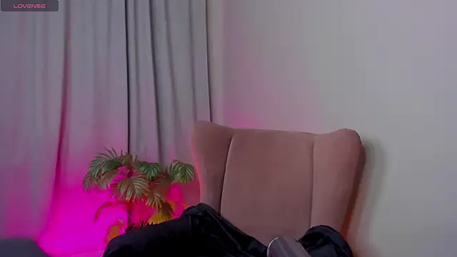 Ann Perry online show from 10/10/25, 02:21