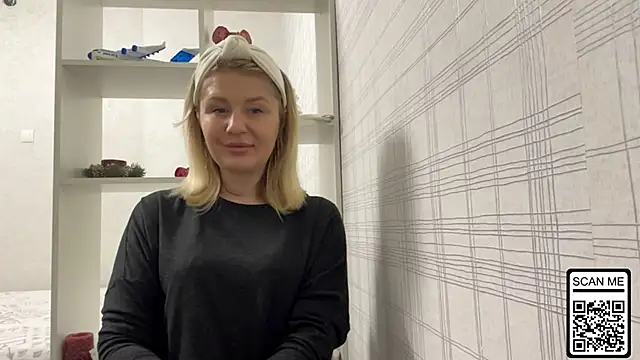 Blondie xoxoxo online show from 11/25/25, 02:50