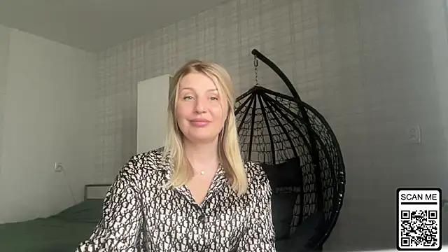 Snapshot of Blondie_xoxoxo chatting on 04/23/26, 01:57 Blondie xoxoxo online show from 04/23/26, 01:57