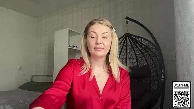 Snapshot of Blondie_xoxoxo chatting on 04/28/26, 08:30 Blondie xoxoxo online show from 04/28/26, 08:30