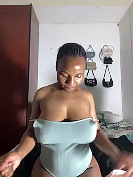 Snapshot of mamikixx chatting on 11/13/25, 10:19 mamikixx online show from 11/13/25, 10:19