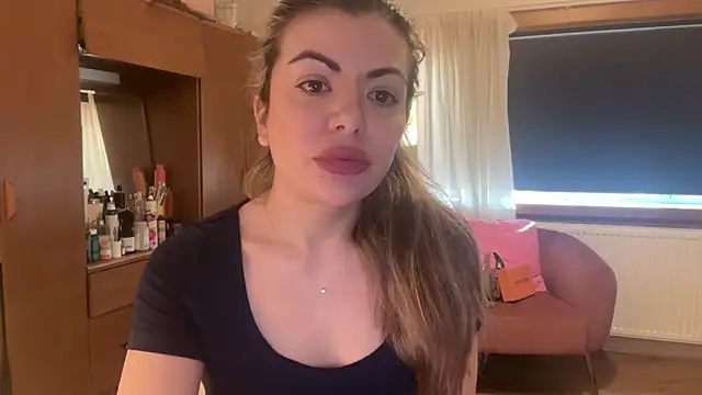 Snapshot of princess17 chatting on 03/06/26, 04:36 princess17 online show from 03/06/26, 04:36