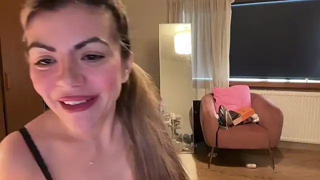 Snapshot of princess17 chatting on 03/16/26, 09:13 princess17 online show from 03/16/26, 09:13