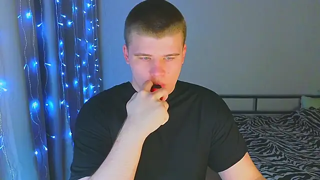 kittenmurr online show from 12/19/25, 11:34