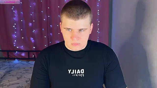 kittenmurr online show from 04/20/26, 10:44