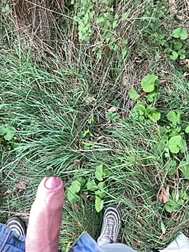 Snapshot of Leonddx chatting on 10/02/25, 03:52 Leonddx online show from 10/02/25, 03:52