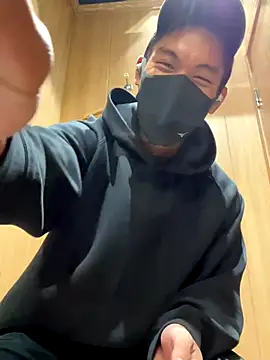 masucle216 online show from 10/28/25, 02:31