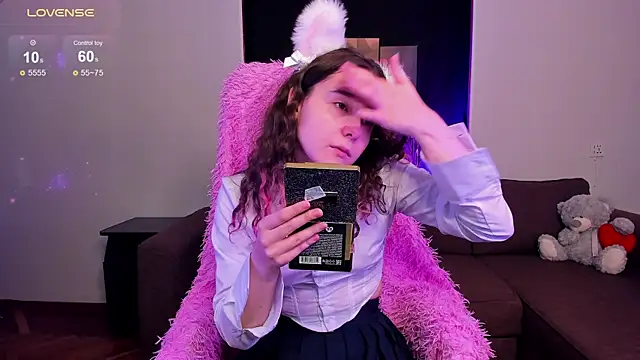 Snapshot of uco_mon chatting on 09/17/25, 02:41 uco mon online show from 09/17/25, 02:41