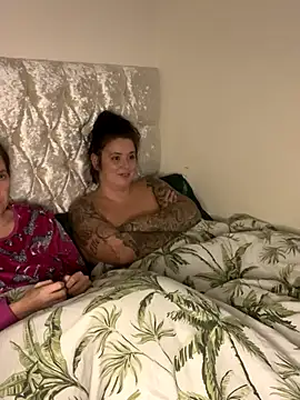 Charsworld online show from 11/27/25, 05:37