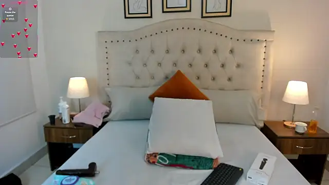 natasha moreno online show from 02/25/26, 12:26