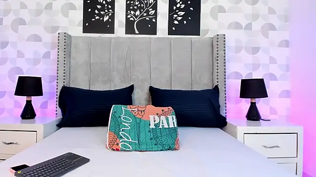 natasha moreno online show from 03/04/26, 12:33