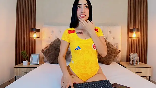 Snapshot of natasha_moreno chatting on 06/17/26, 12:50 natasha moreno online show from 06/17/26, 12:50