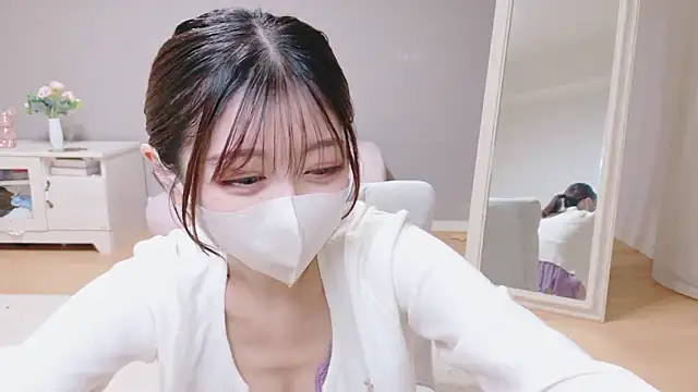 Yuna-ch online show from 02/16/26, 02:35