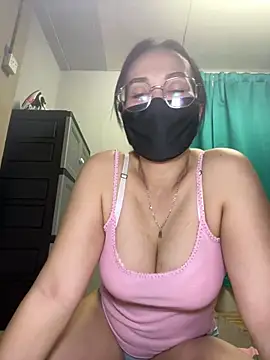 Snapshot of melyiaaa chatting on 03/27/26, 03:01 melyiaaa online show from 03/27/26, 03:01