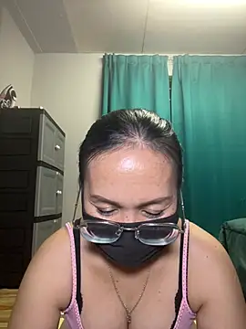 Snapshot of melyiaaa chatting on 04/25/26, 02:47 melyiaaa online show from 04/25/26, 02:47