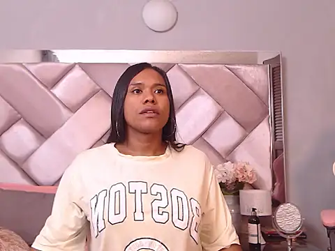 Ashleyroberst online show from 10/18/25, 10:27