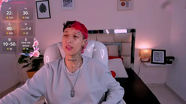 Snapshot of Luci_Rose chatting on 09/18/25, 12:51 Luci Rose online show from 09/18/25, 12:51