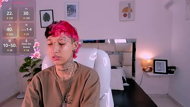 Snapshot of Luci_Rose chatting on 09/19/25, 02:35 Luci Rose online show from 09/19/25, 02:35