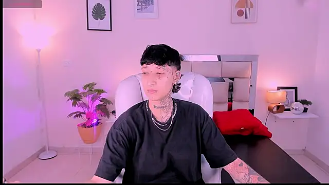 Snapshot of Luci_Rose chatting on 09/30/25, 03:06 Luci Rose online show from 09/30/25, 03:06