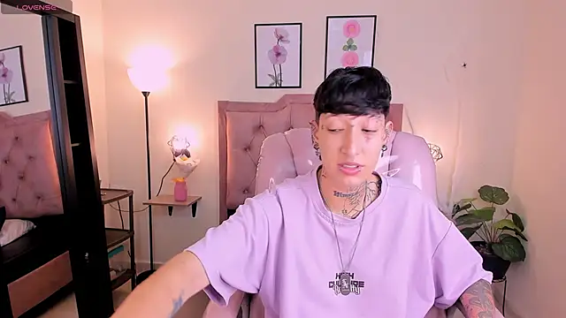 Snapshot of Luci_Rose chatting on 10/10/25, 03:11 Luci Rose online show from 10/10/25, 03:11