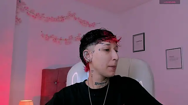 Snapshot of Luci_Rose chatting on 07/07/26, 03:16 Luci Rose online show from 07/07/26, 03:16