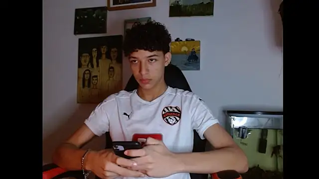 Xtremeplay 18 online show from 10/24/25, 09:22