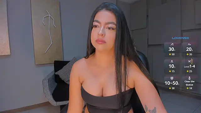 Snapshot of NataliaGaret chatting on 05/19/26, 10:32 NataliaGaret online show from 05/19/26, 10:32