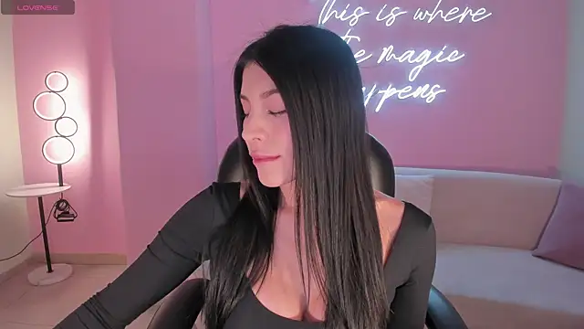 Snapshot of MaddisonTaylor1 chatting on 05/03/26, 05:19 MaddisonTaylor1 online show from 05/03/26, 05:19