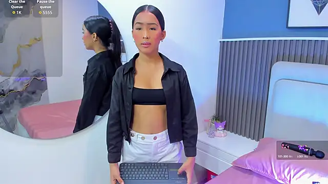 lily  star online show from 11/10/25, 03:16