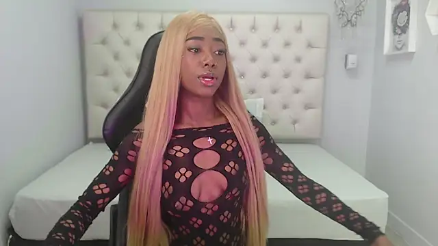 Snapshot of candyy_ebony chatting on 10/10/25, 12:59 candyy ebony online show from 10/10/25, 12:59