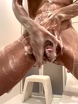 Snapshot of aki_2727 chatting on 10/01/25, 10:43 aki 2727 online show from 10/01/25, 10:43