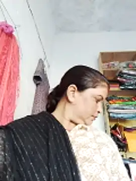 Snapshot of Bhavna_hot chatting on 12/16/25, 10:42 Bhavna hot online show from 12/16/25, 10:42