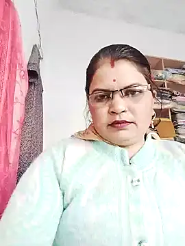 Snapshot of Bhavna_hot chatting on 12/23/25, 10:24 Bhavna hot online show from 12/23/25, 10:24