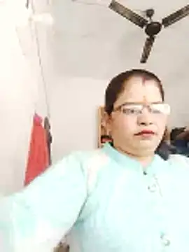 Snapshot of Bhavna_hot chatting on 02/13/26, 08:32 Bhavna hot online show from 02/13/26, 08:32
