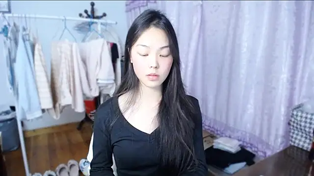 yao-yao  online show from 11/22/25, 01:54