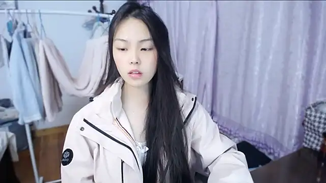 yao-yao  online show from 11/23/25, 01:55